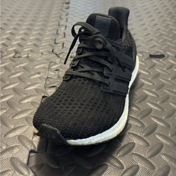Adidas UltraBoost Women’s Sneakers size 7.5 - Picture 1 of 7